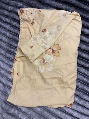 Queen Flowers Floral Beige Fitted Sheet